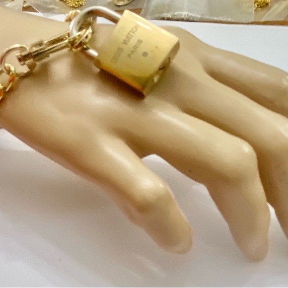 Vintage, Louis Vuitton Brass Padlock with 7-8in Gold Tone Chain Bracelet (A) - Picture 2 of 11